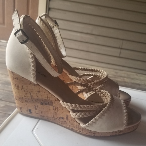 Maurice's Wedge Heels - Picture 2 of 4